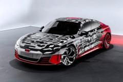 Sedan coupe chạy điện Audi e-tron GT Concept sẽ ra mắt toàn cầu vào ngày 28/11