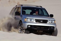 Honda Passport thế hệ thứ 2 (1998-2002) dựa trên Isuzu Rodeo sắp ra mắt