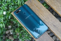 OPPO A7: Nâng cấp mạnh về mặt thiết kế và thông số camera so với đàn anh A3s