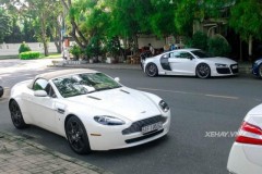 Bắt gặp siêu xe Aston Martin Vantage Roadster màu trắng trên phố