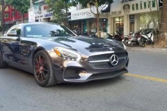 Mercedes-AMG GTS màu crôm đen bị bắt gặp lăn bánh trên phố Hà Nội
