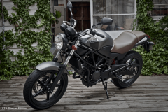 Naked bike Honda VTR 'đời cuối' chốt giá từ 126 triệu