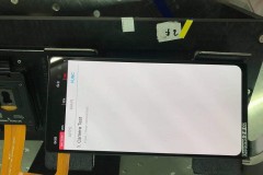 Nguyên mẫu Galaxy S10+ xuất hiện thực tế với camera selfie kép