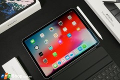 Trên tay iPad Pro 11: Mỏng nhẹ bất ngờ, có chỗ để bút, bàn phím rất tốt