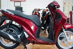 Mua xe máy xịn mặc áo mưa hay chọn ô tô 'cỏ' đời "ơ kìa" với 120 triệu đồng