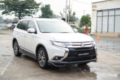 Mitsubishi Outlander 2019 có giá lăn bánh dao động từ  916 triệu đồng đến 1,215 tỷ đồng