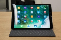Hàng lỗ nhỏ trên bàn phím gắn cho iPad có tác dụng gì?