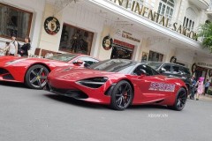 McLaren 720S màu đỏ độc nhất Việt Nam bị bắt gặp trên đường phố Sài Gòn