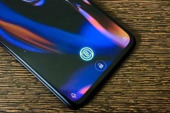 OnePlus 7 lộ ảnh thực tế với màn hình không viền, không notch