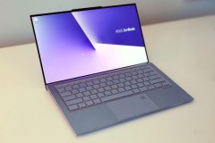 Cận cảnh laptop Asus ZenBook S13 với viền beezel mỏng, card đồ họa rời