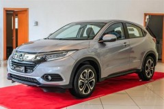 Doanh số xe đa dụng áp đảo thị trường và lấn át các phân khúc ô tô khác