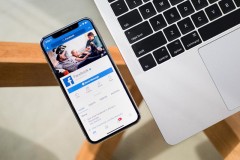 Facebook mua quảng cáo toàn trang trên nhiều tờ báo lớn để chỉ trích Apple