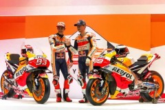 Honda Racing bán 07 ống xả từ xe đua của Marc Marquez