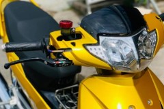 Wave 125 trong bộ cánh hoàng kim giáp