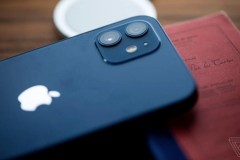 Apple đang tạo bản thử nghiệm iPhone màn hình gập, xem xét loại bỏ cổng Lighting trên iPhone 2021