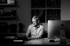 Apple lần đầu tiết lộ nỗi sợ lớn nhất trong cuộc họp cổ đông đầu năm