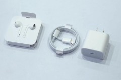 Apple tiết kiệm được bao nhiêu khi bỏ bộ sạc và tai nghe ra khỏi hộp iPhone 12 256GB chính hãng