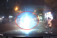 Có tiền lắp đèn trợ sáng nhưng lại quên mang não khi ra đường