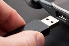 Đi tìm câu trả lời cho câu hỏi: Rút ra cắm lại bao nhiêu lần thì đầu cắm USB sẽ hỏng?