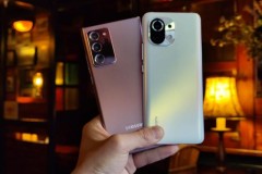 Đo dáng Xiaomi Mi 11 bên cạnh Galaxy Note20 Ultra và iPhone 12 Pro Max: Kẻ tám lạng người nửa cân!