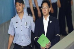 ‘Thái tử’ Samsung Lee Jae-yong nhận án 30 tháng tù giam