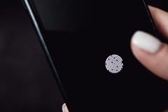 Thêm thông tin cho thấy iPhone 2021 sẽ có Touch ID trong màn hình