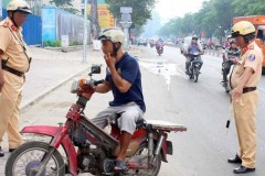 Thu hồi, loại bỏ xe cũ nát tại 2 thành phố lớn