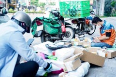 Vì sao người mua iPhone lại nhận được gạch đá?