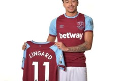 Ảnh chế: Thánh ‘Lingardinho’ comeback, xử đẹp tiền vệ, thủ môn hay nhất EPL mùa này