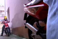 Chạy xe côn tay trong hẻm, đi số thấp hay số cao?