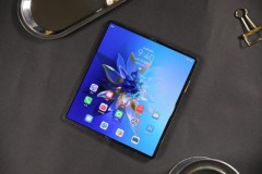 Huawei chính thức ra mắt Mate X2 với màn hình gập 90Hz, chip Kirin 9000 5G, 5 camera, giá khởi điểm 17 999 CNY (gần 64.1 triệu VNĐ)