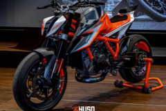KTM 1290 Super Duke RR 2021 được giới thiệu bảng thiết kế