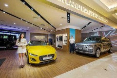 Jaguar Land Rover mở Studio trưng bày ô tô trong Tràng Tiền Plaza