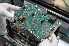 Một số mẫu ô tô sẽ bị cắt giảm trang bị do thiếu hụt chip bán dẫn