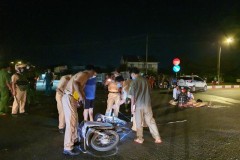 Ô tô va chạm xe máy tại vòng xoay Đức Mỹ khiến 1 người tử vong tại chỗ