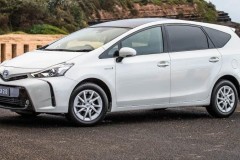 Toyota Prius V hybrid bị khai tử tại Australia do doanh số ế ẩm