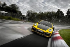 Porsche 911 Turbo đẹp mắt hơn, mạnh mẽ hơn với gói độ từ TechArt