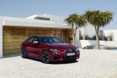 BMW 4-Series Gran Coupe ra mắt với 2 phiên bản, được cải thiện cảm giác lái