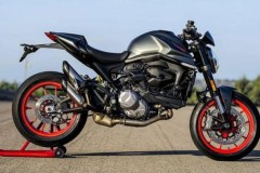 Mẫu xe mô tô Ducati Monster 2021 sở hữu ngoại hình mới góc cạnh và hầm hố hơn