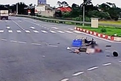 Người đàn ông điều khiển xe máy phóng nhanh qua ngã ba rồi va chạm với ô tô tải, tử vong tại chỗ