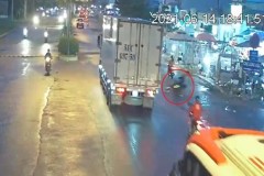 Phóng nhanh giữa trời mưa, thanh niên lái xe máy bị ngã vào gầm xe tải tử vong tại Long An