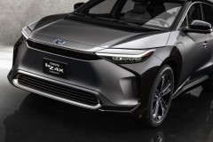 Xem trước xe điện Toyota bZ4X sẽ được bán ra trong năm 2022