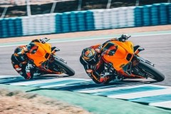 100 siêu mô tô KTM RC 8C bán hết veo chỉ sau đúng 4 phút 32 giây