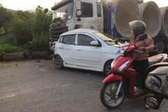 Bị xe tải tông trúng, ô tô Kia Morning biến dạng, vỡ nát tại Thái Nguyên