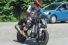Naked bike KTM Duke 990 hé lộ ảnh thử nghiệm rõ nét, sẵn sàng thay thế cho dòng xe 890