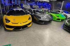Video khám phá nhanh 5 chiếc siêu xe Lamborghini từ tiêu chuẩn đến giới hạn của 1 garage bán xe ở Bình Chánh