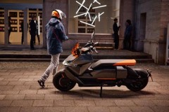 BMW Motorrad CE04 mẫu xe máy điện mới nhất của thương hiệu BMW