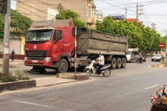 Người đàn ông điều khiển xe máy va chạm xe đầu kéo rồi bị cán tử vong tại Thái Nguyên