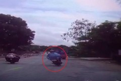 Vượt ẩu, người đàn ông va chạm xe máy rồi bị xe tải cán tử vong tại Nghệ An