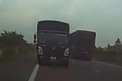 Video: Tài xế ô tô buồn ngủ, lao sang làn đường ngược chiều, suýt đối đầu xe tải tại Hưng Yên